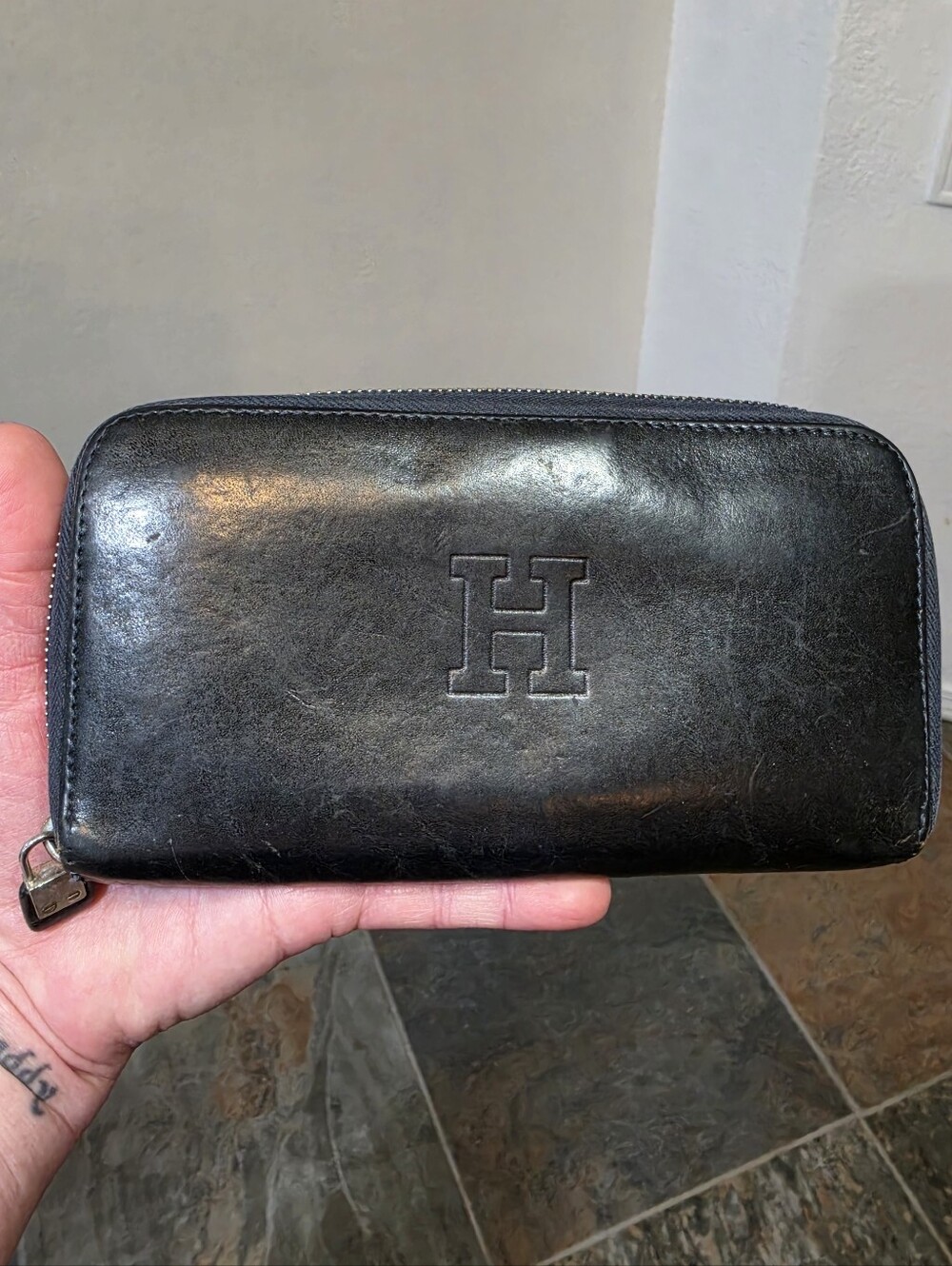 HIROFU Black Leather Zip-Around Long Continental Wallet